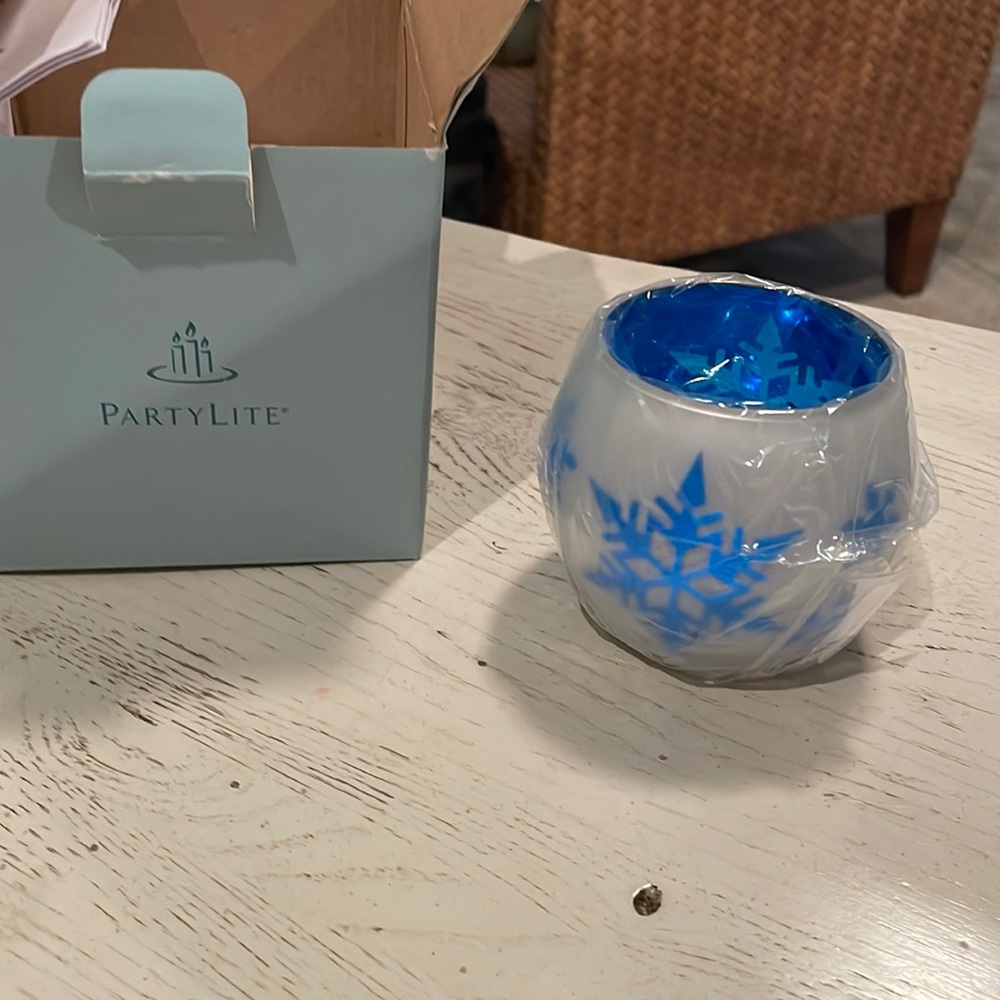 Party Lite snowflake tea light holder